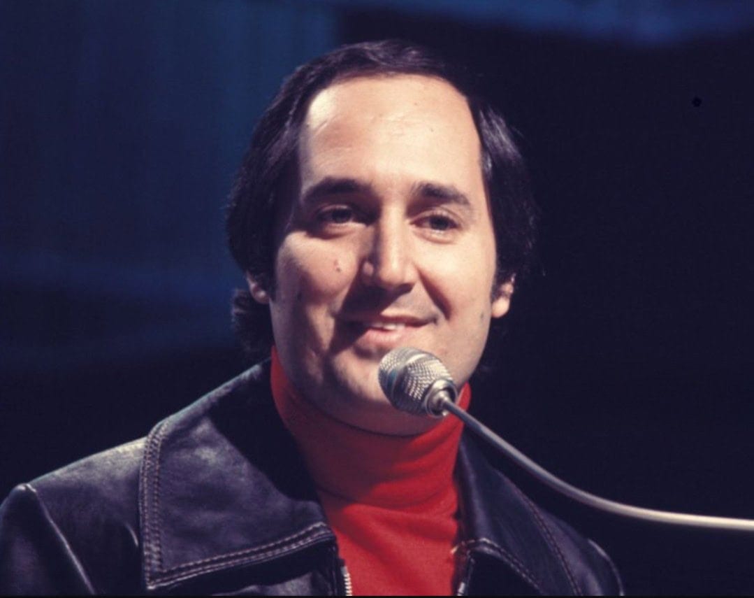 Neil Sedaka performs “Laughter in the Rain” 1974.