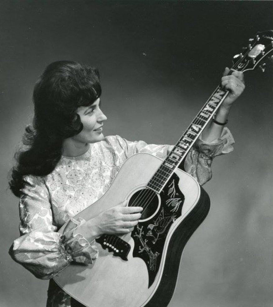 Loretta Lynn – Ain’t No Time To Go